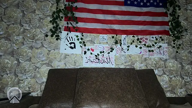 Snapshot of sweeet_strawberies chatting on 10-08-25, 05:10 sweeet strawberies online show from 10-08-25, 05:10