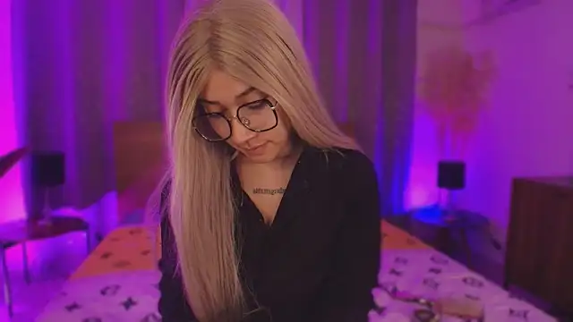 SofiaClarkson online show from 10-13-25, 05:07