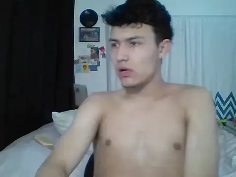 Snapshot of El_awo_ chatting on 09-25-25, 04:43 El awo  online show from 09-25-25, 04:43