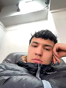 Snapshot of El_awo_ chatting on 10-12-25, 08:41 El awo  online show from 10-12-25, 08:41