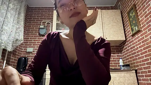 Snapshot of EmmaLeexth chatting on 09-26-25, 01:15 EmmaLeexth online show from 09-26-25, 01:15