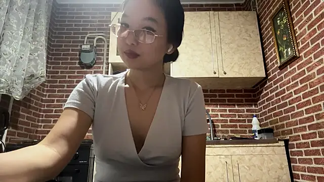 Snapshot of EmmaLeexth chatting on 09-27-25, 01:16 EmmaLeexth online show from 09-27-25, 01:16