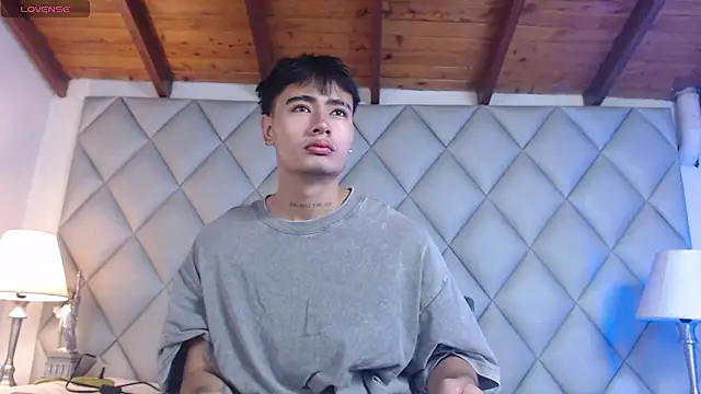 Snapshot of Clement_Reyes chatting on 10-26-25, 12:55 Clement Reyes online show from 10-26-25, 12:55