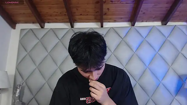 Snapshot of Clement_Reyes chatting on 11-02-25, 01:13 Clement Reyes online show from 11-02-25, 01:13