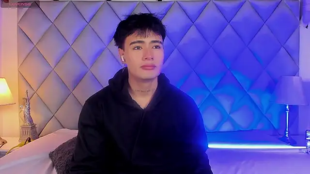 Snapshot of Clement_Reyes chatting on 11-15-25, 01:18 Clement Reyes online show from 11-15-25, 01:18