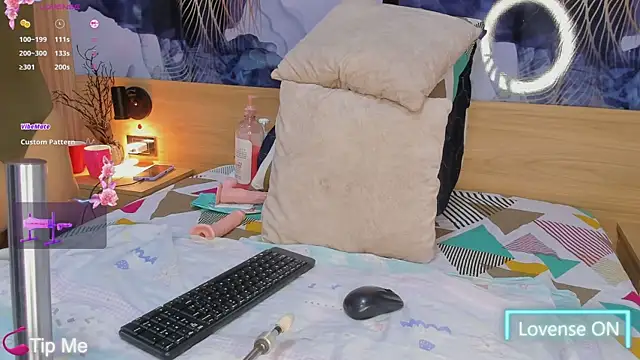 Anabacker01 online show from 10-18-25, 07:47