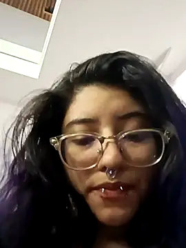 SabrinaV  online show from 04-12-26, 03:00