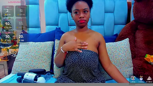 Snapshot of hazellanee chatting on 11-28-25, 04:37 hazellanee online show from 11-28-25, 04:37