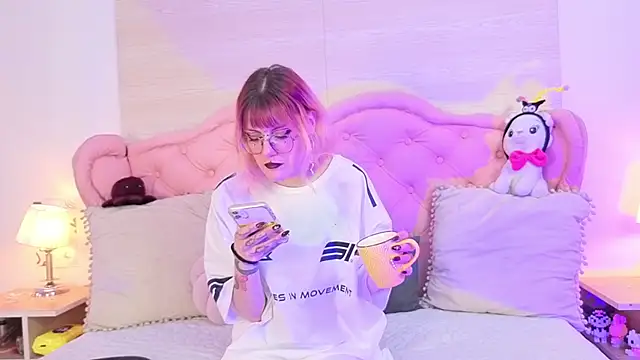 Rossiie Hunt  online show from 11-26-25, 06:09