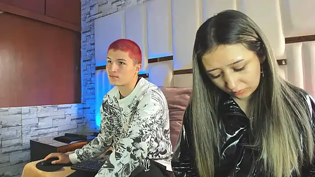 Snapshot of ANLLELOAndANGELA chatting on 04-01-26, 03:31 ANLLELOAndANGELA online show from 04-01-26, 03:31