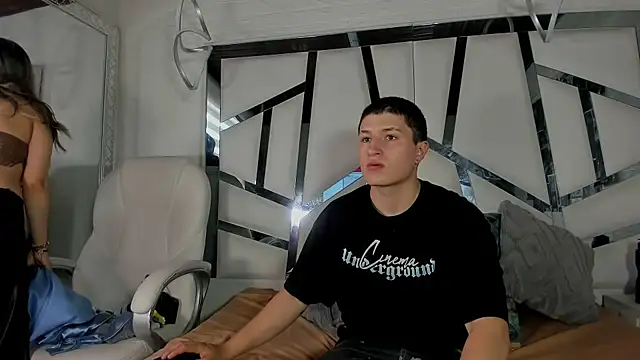 Snapshot of ANLLELOAndANGELA chatting on 04-05-26, 09:01 ANLLELOAndANGELA online show from 04-05-26, 09:01