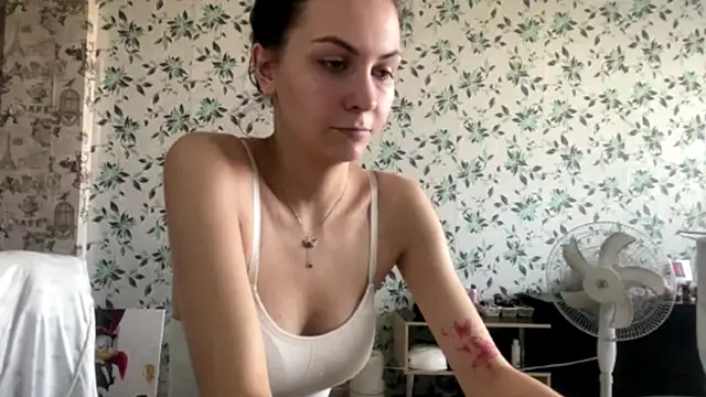 Snapshot of DevoraShaban chatting on 09-19-25, 04:14 DevoraShaban online show from 09-19-25, 04:14