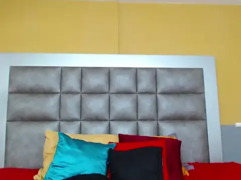 Snapshot of Emily_Swiftt chatting on 11-07-25, 09:59 Emily Swiftt online show from 11-07-25, 09:59