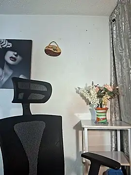 Lina 444 online show from 12-15-25, 12:15