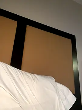 QUEENCALIMOD online show from 10-28-25, 05:11