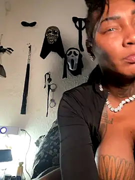 QUEENCALIMOD online show from 12-14-25, 06:19