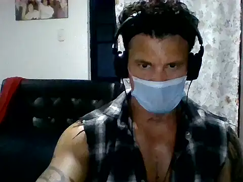 Snapshot of XavierFox1 chatting on 09-18-25, 01:51 XavierFox1 online show from 09-18-25, 01:51