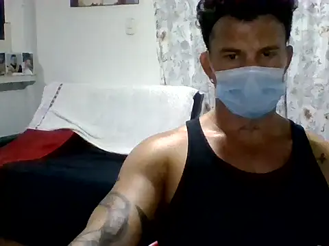 Snapshot of XavierFox1 chatting on 09-19-25, 03:30 XavierFox1 online show from 09-19-25, 03:30