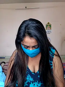 queendivya online show from 06-19-26, 01:43