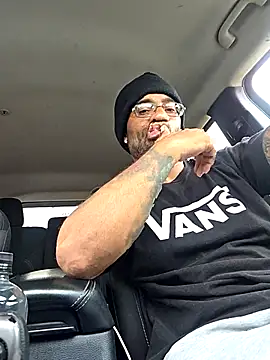 Snapshot of Justahungdad chatting on 09-23-25, 09:29 Justahungdad online show from 09-23-25, 09:29