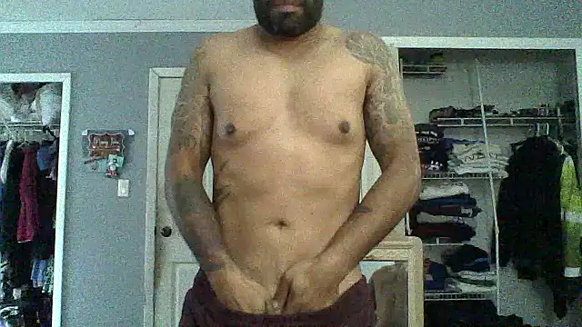 Snapshot of Justahungdad chatting on 10-10-25, 02:05 Justahungdad online show from 10-10-25, 02:05