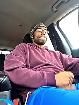 Snapshot of Justahungdad chatting on 10-22-25, 09:25 Justahungdad online show from 10-22-25, 09:25