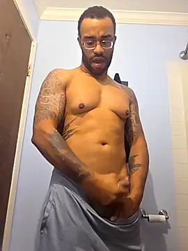 Snapshot of Justahungdad chatting on 10-26-25, 02:12 Justahungdad online show from 10-26-25, 02:12