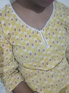 Snapshot of Disha-_00 chatting on 09-29-25, 04:23 Disha- 00 online show from 09-29-25, 04:23