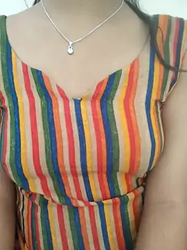 Snapshot of Disha-_00 chatting on 10-28-25, 05:11 Disha- 00 online show from 10-28-25, 05:11