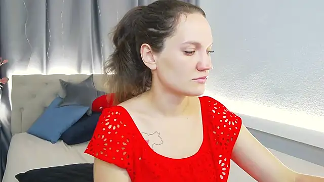 IvetaRayy online show from 10-11-25, 02:15