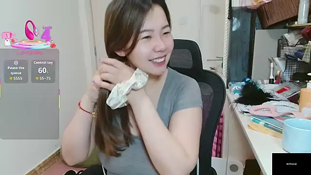 Snapshot of sallycui chatting on 05-26-26, 11:01 sallycui online show from 05-26-26, 11:01