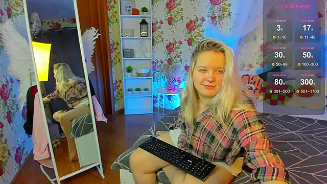 RoseThomas  online show from 11-23-25, 09:42