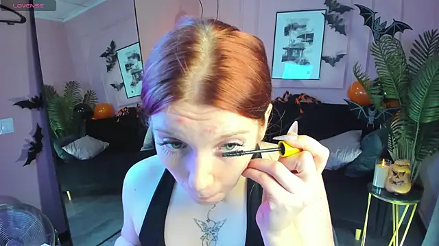 Layla Glam online show from 11-03-25, 05:31