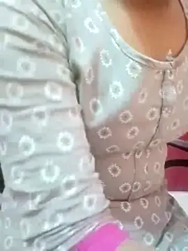 pari rani7 online show from 11-17-25, 04:40