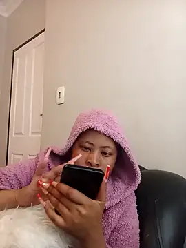 Snapshot of BubblyBeautiful chatting on 10-20-25, 02:50 BubblyBeautiful online show from 10-20-25, 02:50