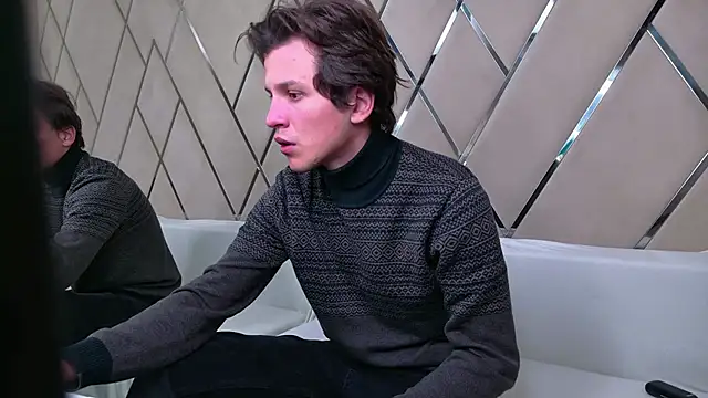 Snapshot of JesseCrosss chatting on 09-24-25, 08:12 JesseCrosss online show from 09-24-25, 08:12