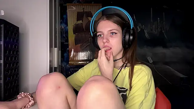 Snapshot of Elira_Breeze chatting on 11-09-25, 01:09 Elira Breeze online show from 11-09-25, 01:09