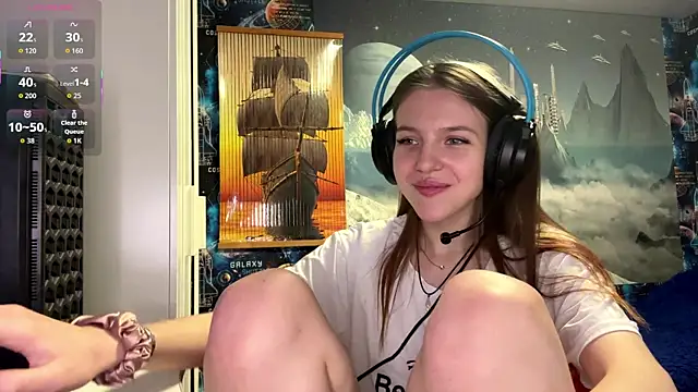 Snapshot of Elira_Breeze chatting on 11-24-25, 12:38 Elira Breeze online show from 11-24-25, 12:38