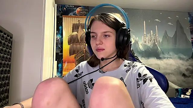 Elira Breeze online show from 03-04-26, 12:22