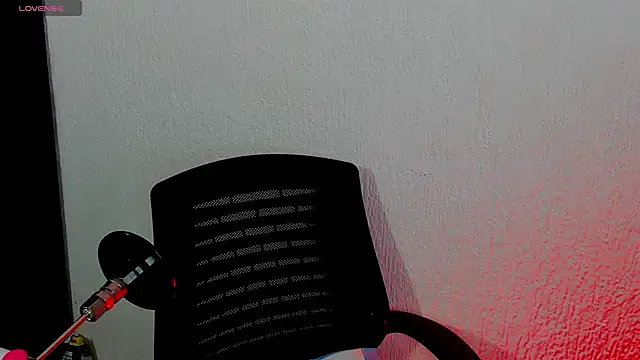 Snapshot of Aliyahsstone chatting on 01-10-26, 09:33 Aliyahsstone online show from 01-10-26, 09:33