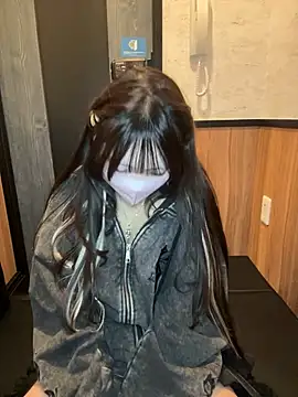 Snapshot of Yua_nyan_cute chatting on 10-18-25, 02:36 Yua nyan cute online show from 10-18-25, 02:36