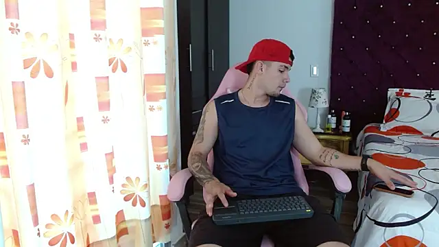 BooyHott  online show from 10-25-25, 07:19