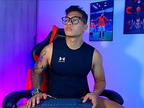 Snapshot of evan_greey chatting on 09-18-25, 03:47 evan greey online show from 09-18-25, 03:47