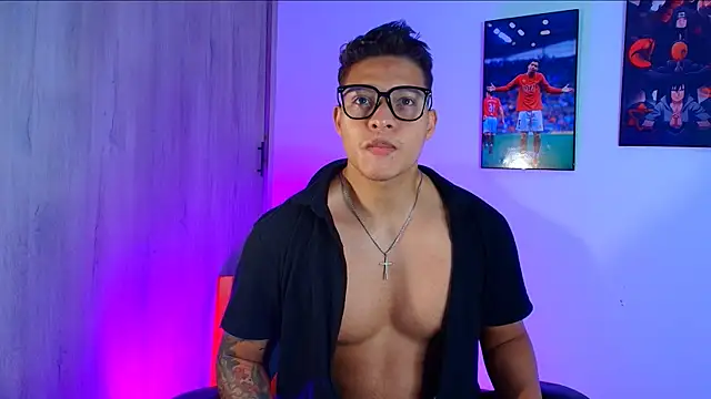 Snapshot of evan_greey chatting on 09-23-25, 06:38 evan greey online show from 09-23-25, 06:38