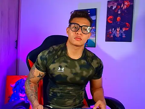 Snapshot of evan_greey chatting on 10-14-25, 01:45 evan greey online show from 10-14-25, 01:45