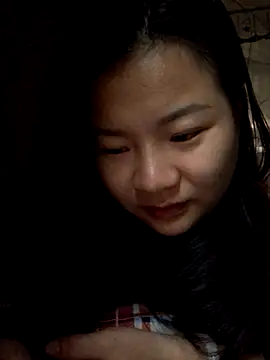 Snapshot of emiu_xinh03 chatting on 10-07-25, 04:31 emiu xinh03 online show from 10-07-25, 04:31
