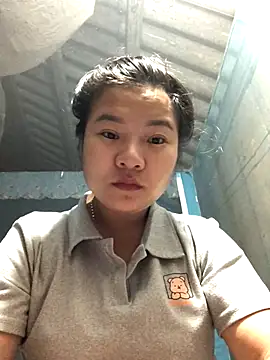 Snapshot of emiu_xinh03 chatting on 10-10-25, 03:11 emiu xinh03 online show from 10-10-25, 03:11