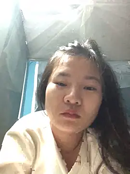 Snapshot of emiu_xinh03 chatting on 10-26-25, 03:18 emiu xinh03 online show from 10-26-25, 03:18
