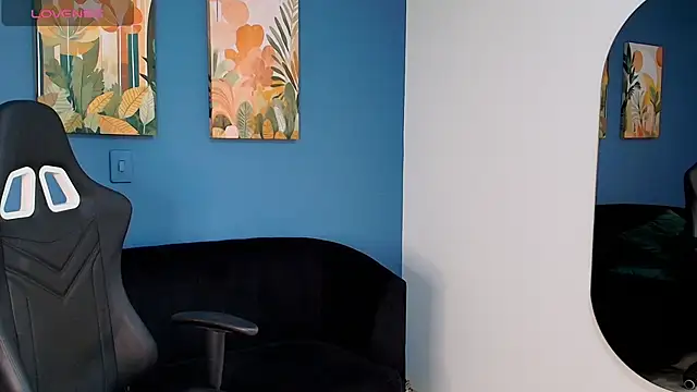 Snapshot of Johanna_Angel_ chatting on 10-10-25, 04:11 Johanna Angel  online show from 10-10-25, 04:11