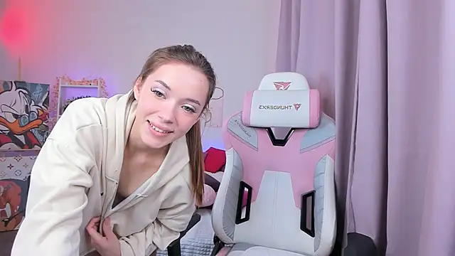 Leri Dells online show from 10-10-25, 03:05